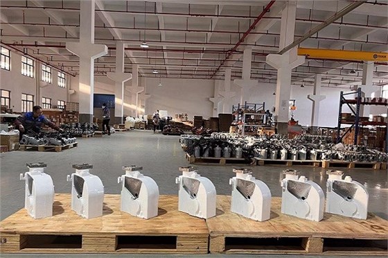 熱烈慶祝艾思捷耐高溫160&deg;減速機(jī)批量下線 (2).jpg